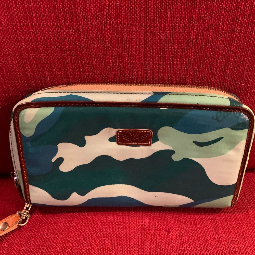 Consuela Wallet/Wristlet